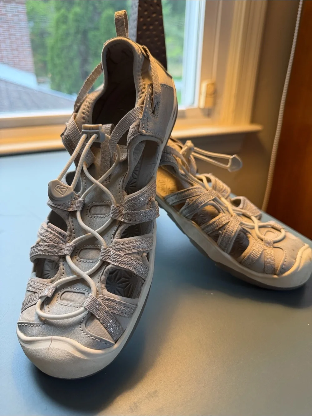 Keen Kids Moxie silver Closed-Toe Strappy Sandals